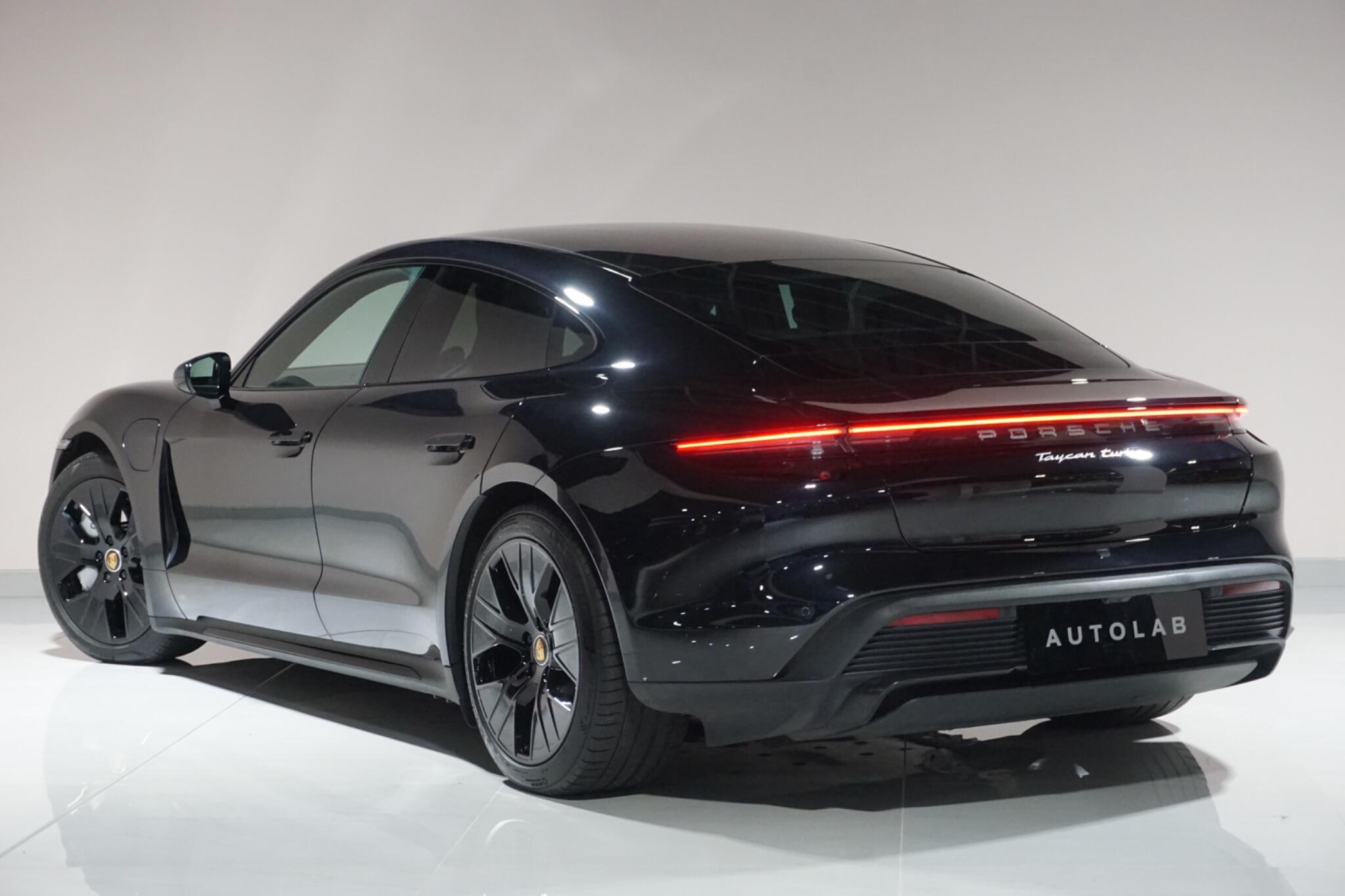 Porsche Taycan Performance Plus 93.4kWh Turbo Saloon 4dr Electric Auto 4WD (680 ps)